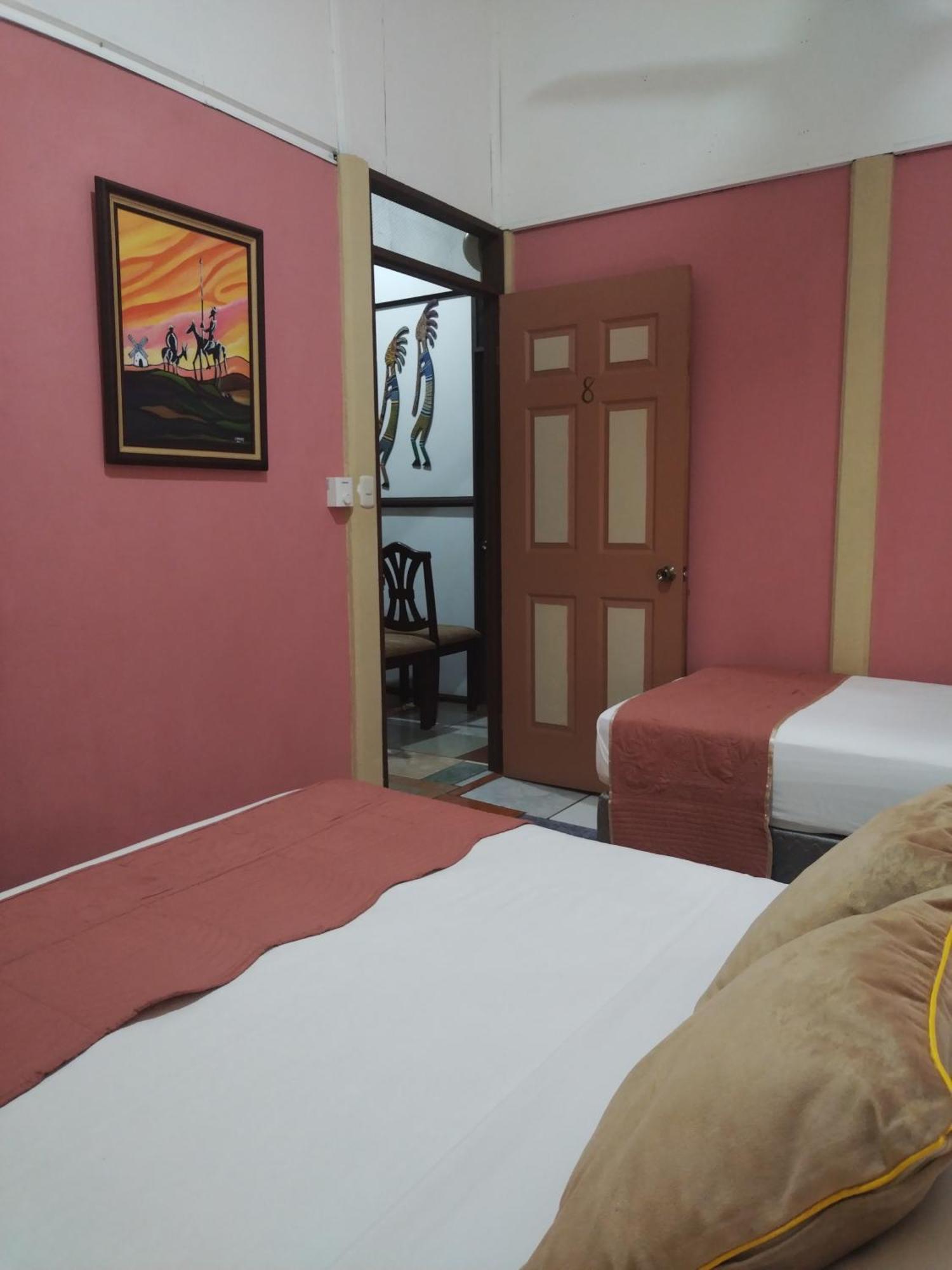 Villa Gabriela, Casa Tucan Либерия Номер фото
