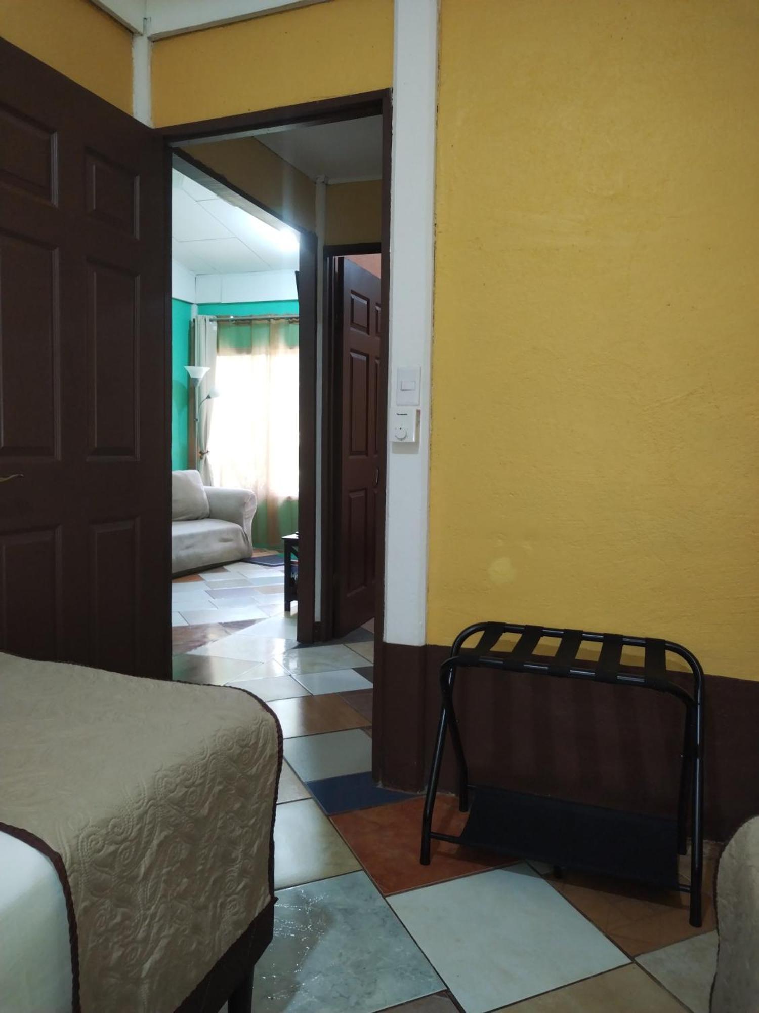 Villa Gabriela, Casa Tucan Либерия Номер фото